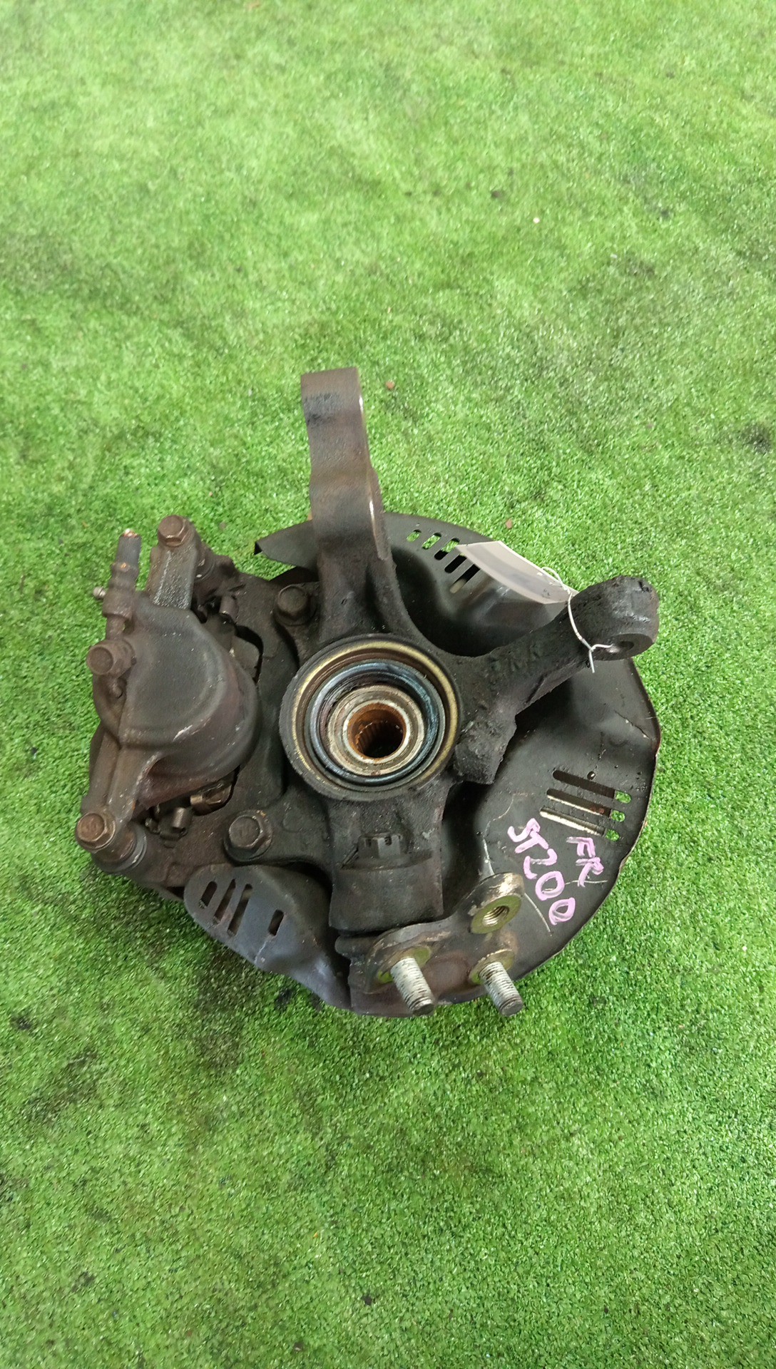 Ступица правая передняя TOYOTA CELICA, CORONA EXIV, CURREN, CARINA ED ST202, ST203, ST200, ST201, ST208, ST206, ST207 3S-FE, 4S-FE 3 ракурс