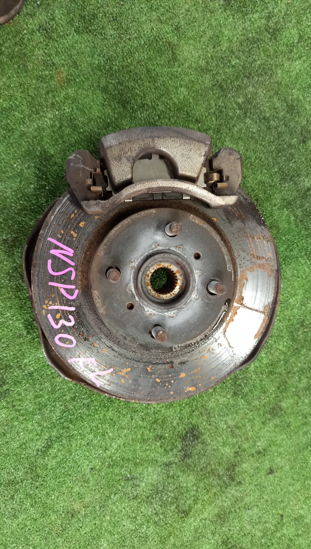 Ступица левая передняя TOYOTA VITZ , KSP130, NSP130, NHP130, NCP131 1NR-FE, 1KR-FE, 1NZ-FXE, 1NZ-FE 1 ракурс Ступица левая передняя TOYOTA VITZ , KSP130, NSP130, NHP130, NCP131 1NR-FE, 1KR-FE, 1NZ-FXE, 1NZ-FE 1 ракурс