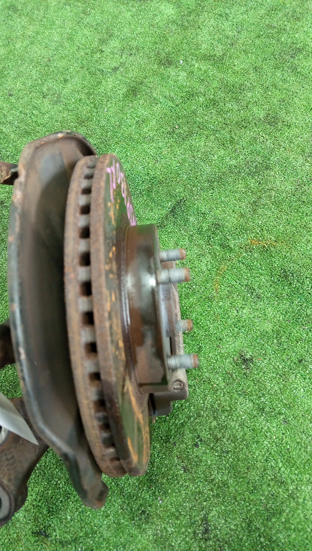 Ступица левая передняя TOYOTA VITZ , KSP130, NSP130, NHP130, NCP131 1NR-FE, 1KR-FE, 1NZ-FXE, 1NZ-FE 2 ракурс Ступица левая передняя TOYOTA VITZ , KSP130, NSP130, NHP130, NCP131 1NR-FE, 1KR-FE, 1NZ-FXE, 1NZ-FE 2 ракурс
