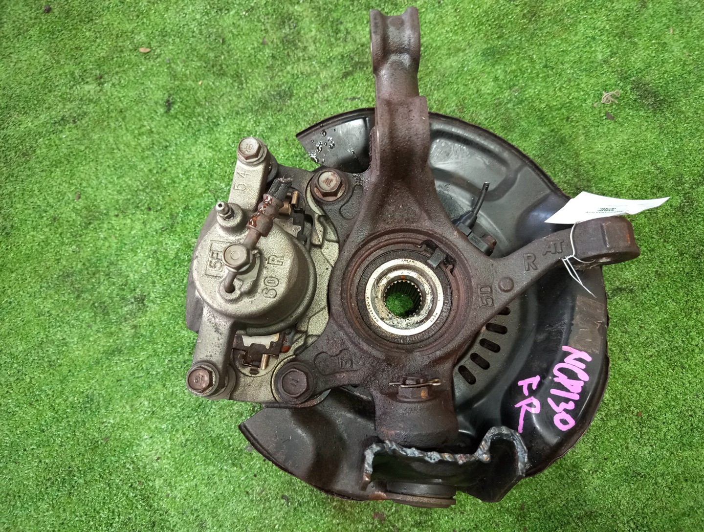 Ступица правая передняя TOYOTA VITZ , KSP130, NSP130, NHP130, NCP131 1NR-FE, 1KR-FE, 1NZ-FXE, 1NZ-FE 2 ракурс Ступица правая передняя TOYOTA VITZ , KSP130, NSP130, NHP130, NCP131 1NR-FE, 1KR-FE, 1NZ-FXE, 1NZ-FE 2 ракурс