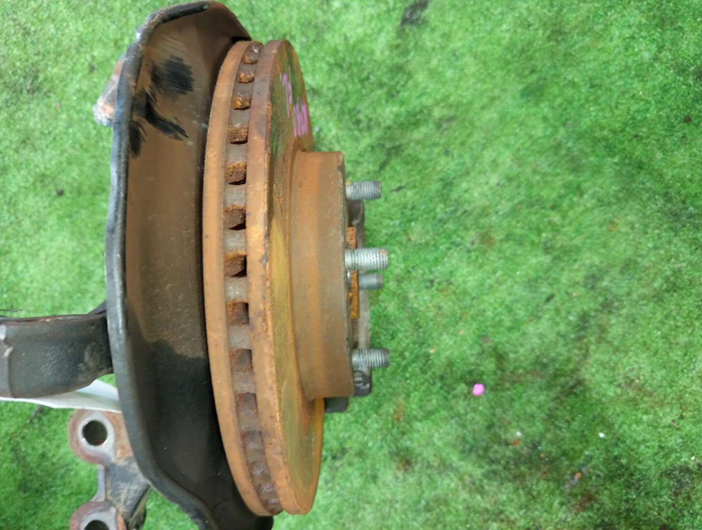 Ступица левая передняя TOYOTA PROBOX NCP160V 1NZ-FE 3 ракурс