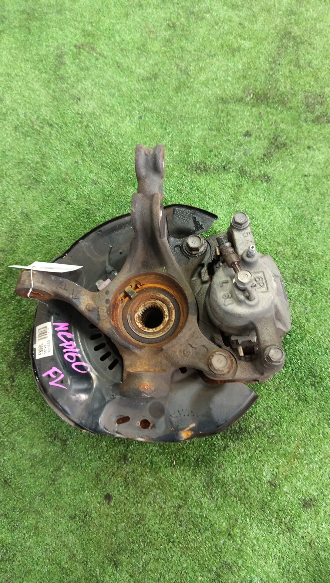 Ступица левая передняя TOYOTA PROBOX NCP160V 1NZ-FE 3 ракурс