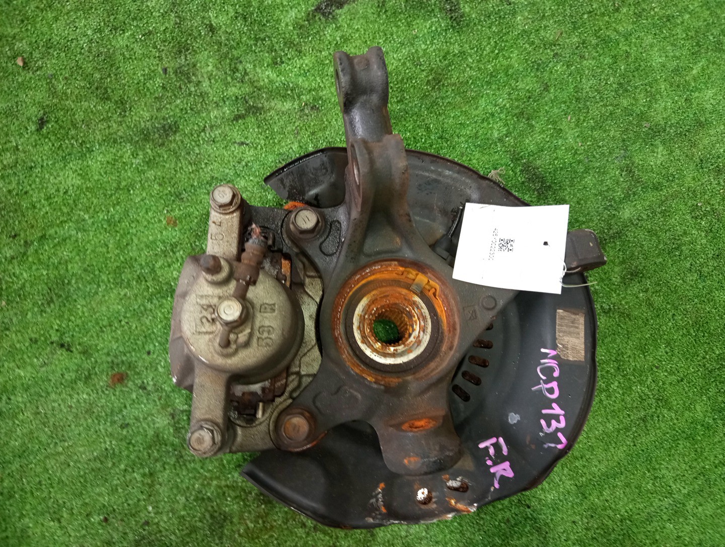 Ступица правая передняя TOYOTA VITZ , KSP130, NSP130, NHP130, NCP131 1NR-FE, 1KR-FE, 1NZ-FXE, 1NZ-FE 2 ракурс Ступица правая передняя TOYOTA VITZ , KSP130, NSP130, NHP130, NCP131 1NR-FE, 1KR-FE, 1NZ-FXE, 1NZ-FE 2 ракурс