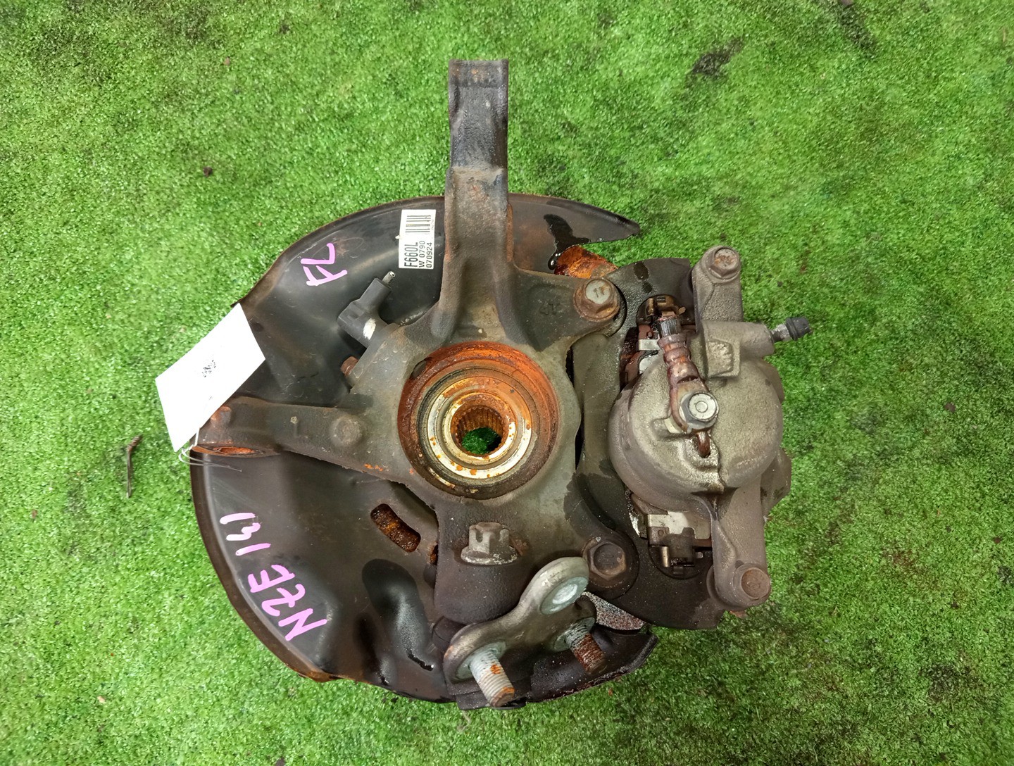 Ступица левая передняя TOYOTA AXIO, COROLLA FIELDER, COROLLA  AXIO, FIELDER NZE141, ZRE142, ZRE142G, NZE141G 1NZ-FE, 2ZR-FAE, 2ZR-FE 2 ракурс