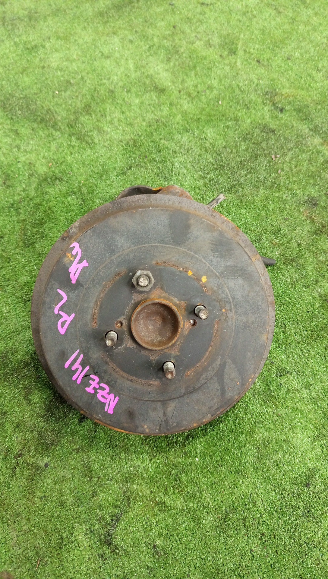 Ступица левая задняя TOYOTA AXIO, COROLLA FIELDER, COROLLA  AXIO, FIELDER NZE141, ZRE142, ZRE142G, NZE141G 1NZ-FE, 2ZR-FAE, 2ZR-FE 1 ракурс