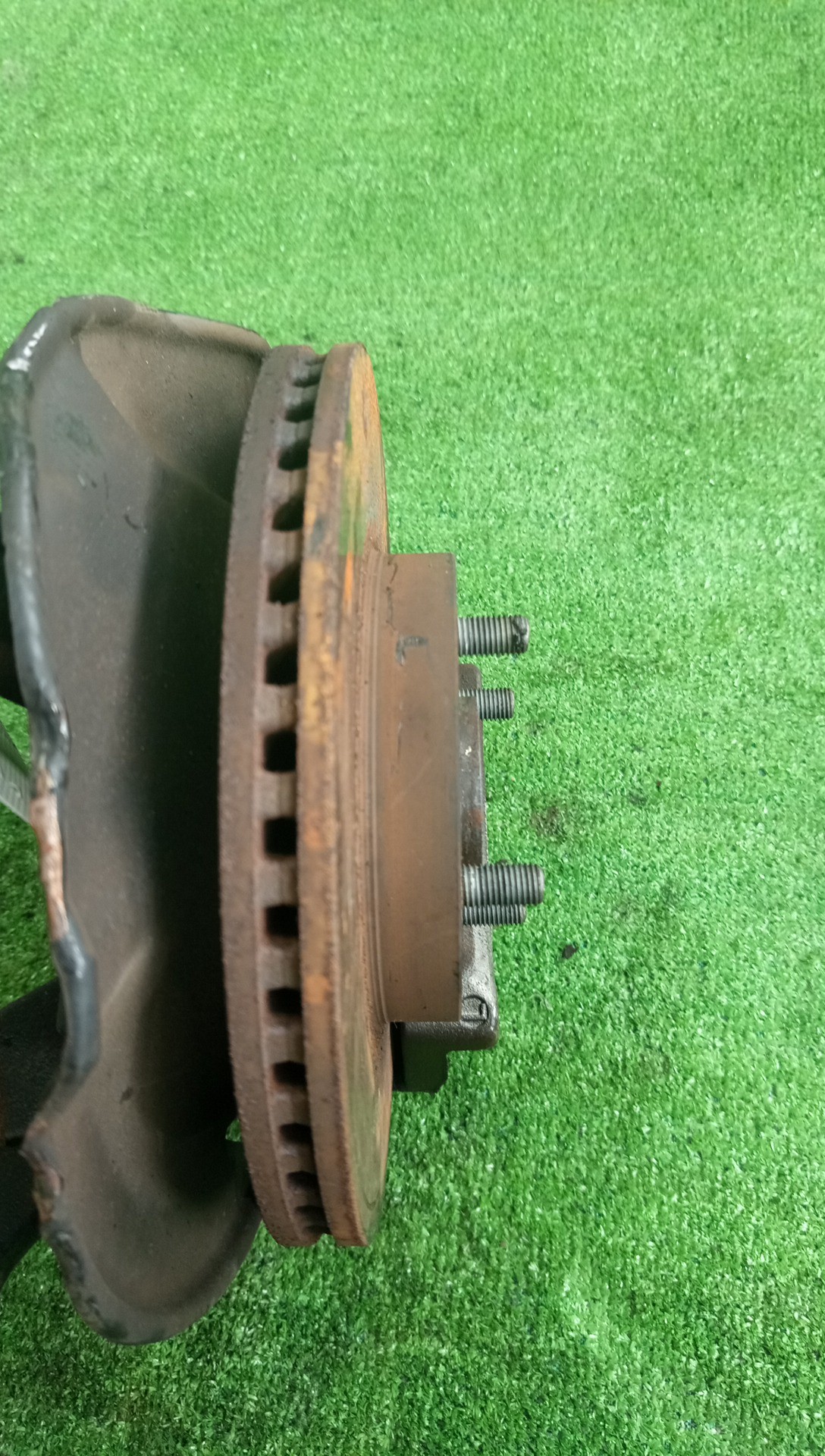 Ступица левая передняя TOYOTA AXIO, COROLLA FIELDER, COROLLA  AXIO, FIELDER NZE141, ZRE142, ZRE142G, NZE141G 1NZ-FE, 2ZR-FAE, 2ZR-FE 2 ракурс