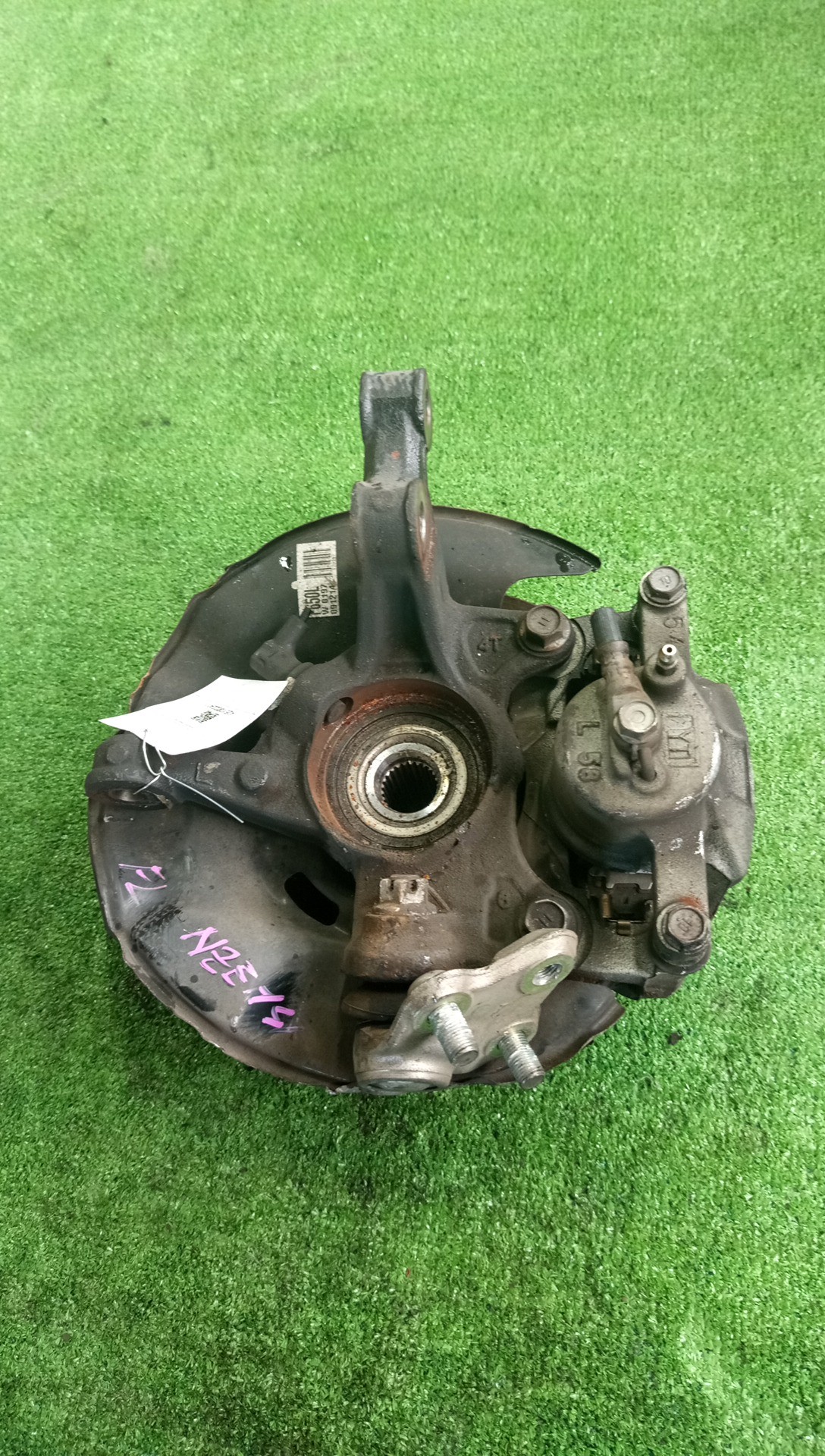 Ступица левая передняя TOYOTA AXIO, COROLLA FIELDER, COROLLA  AXIO, FIELDER NZE141, ZRE142, ZRE142G, NZE141G 1NZ-FE, 2ZR-FAE, 2ZR-FE 3 ракурс