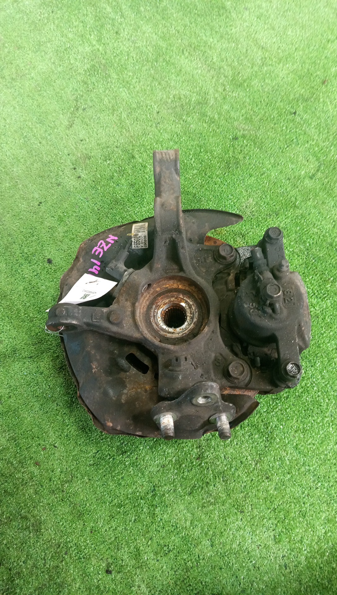 Ступица левая передняя TOYOTA AXIO, COROLLA FIELDER, COROLLA  AXIO, FIELDER NZE141, ZRE142, ZRE142G, NZE141G 1NZ-FE, 2ZR-FAE, 2ZR-FE 3 ракурс