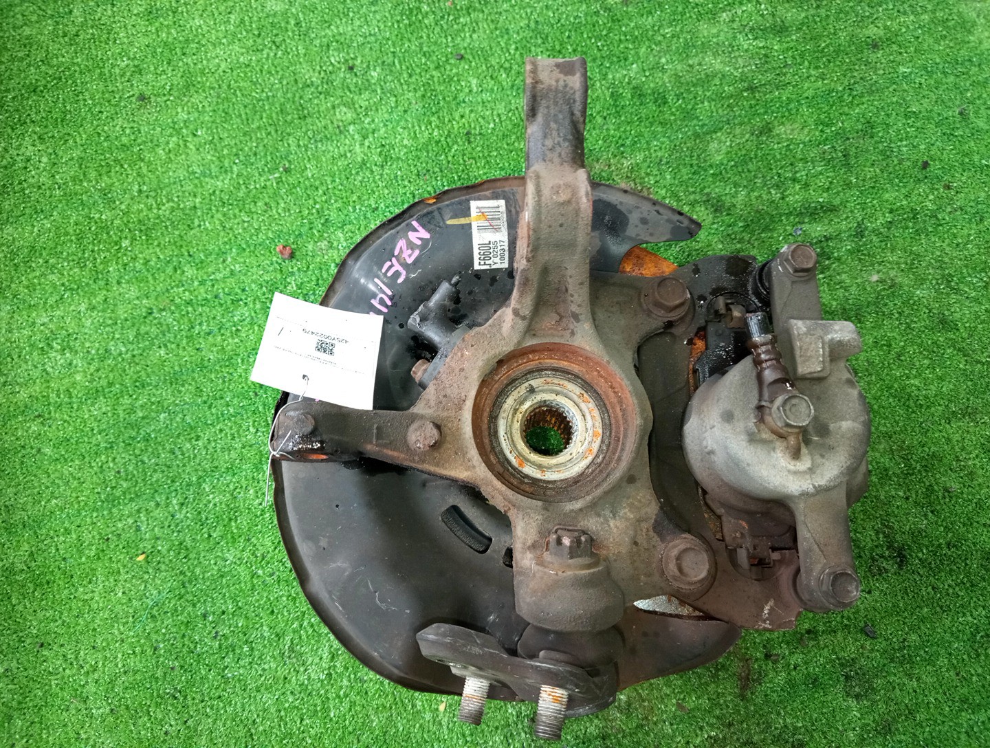Ступица левая передняя TOYOTA AXIO, COROLLA FIELDER, COROLLA  AXIO, FIELDER NZE141, ZRE142, ZRE142G, NZE141G 1NZ-FE, 2ZR-FAE, 2ZR-FE 2 ракурс