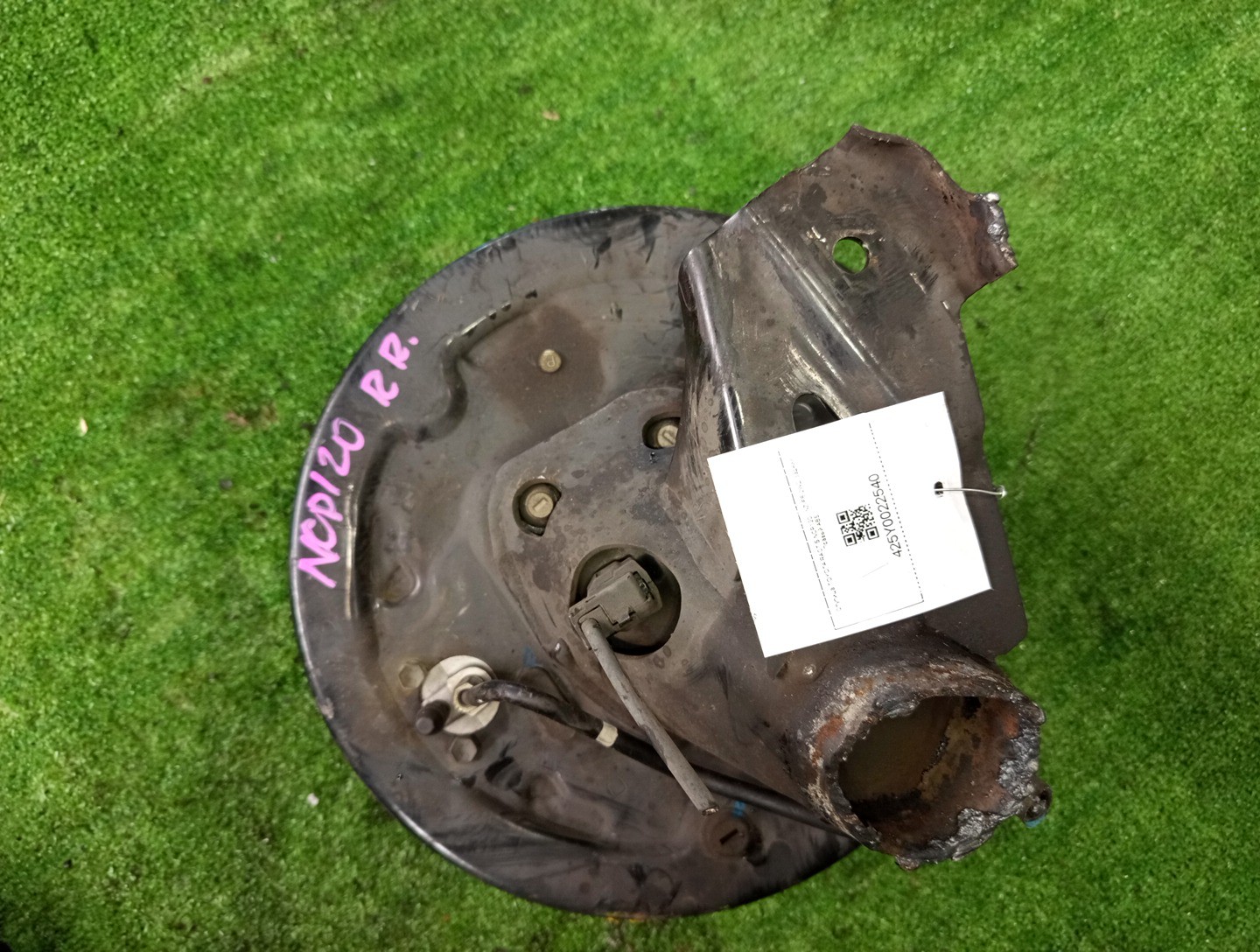 Ступица правая задняя TOYOTA RACTIS NCP120 1NZ-FE 2 ракурс