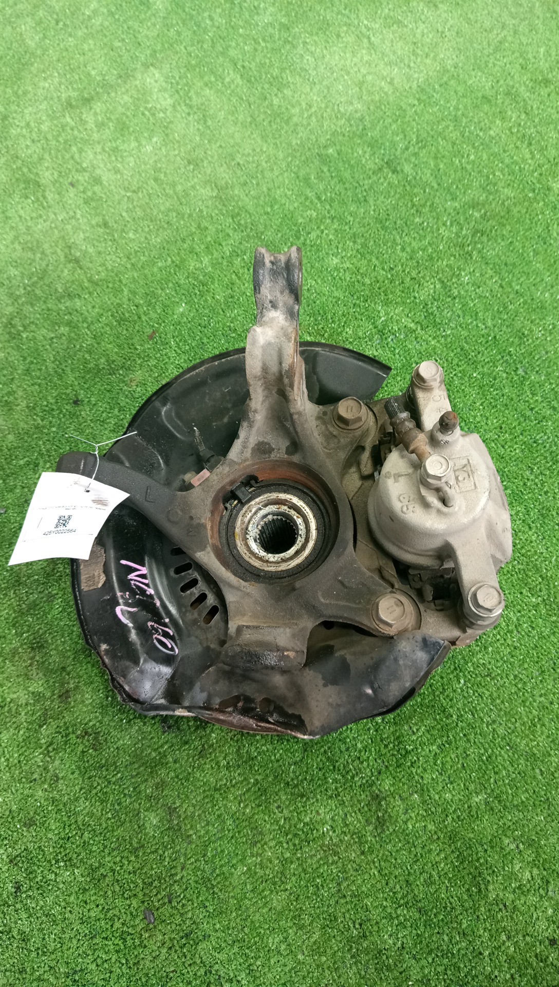 Ступица левая передняя TOYOTA PROBOX NCP160V 1NZ-FE 3 ракурс