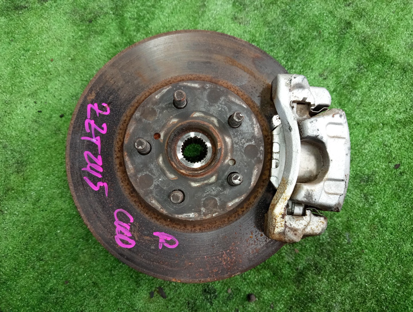 Ступица правая передняя TOYOTA ALLION ZZT245 1ZZ-FE 1 ракурс