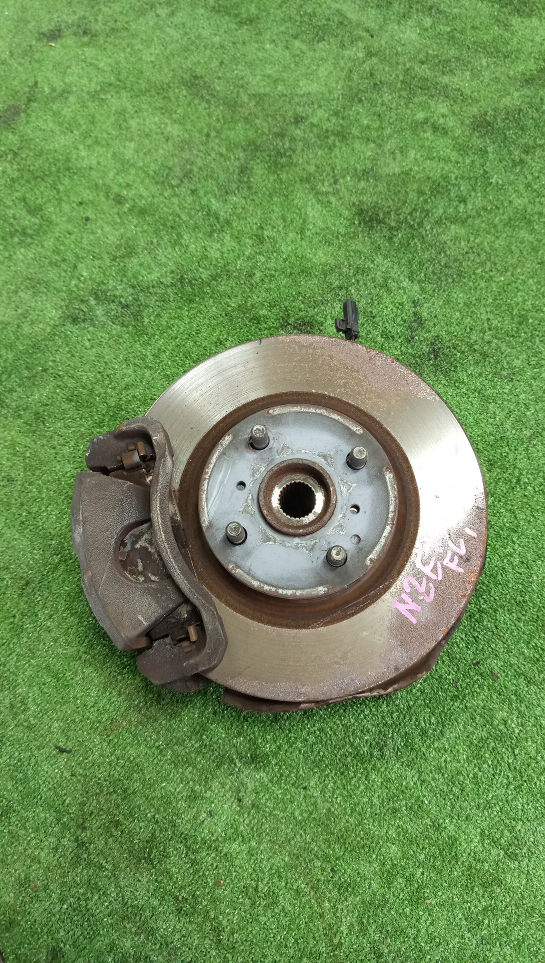 Ступица левая передняя TOYOTA AXIO, COROLLA FIELDER, COROLLA  AXIO, FIELDER NZE141, ZRE142, ZRE142G, NZE141G 1NZ-FE, 2ZR-FAE, 2ZR-FE 1 ракурс