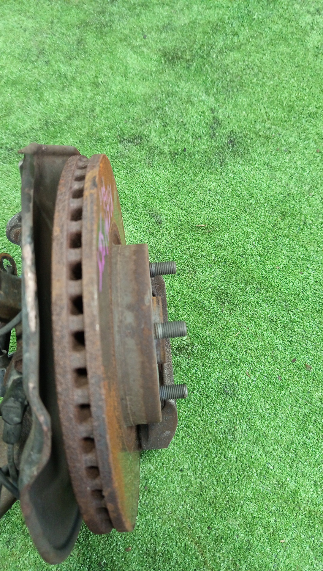 Ступица левая передняя TOYOTA AXIO, COROLLA FIELDER, COROLLA  AXIO, FIELDER NZE141, ZRE142, ZRE142G, NZE141G 1NZ-FE, 2ZR-FAE, 2ZR-FE 2 ракурс