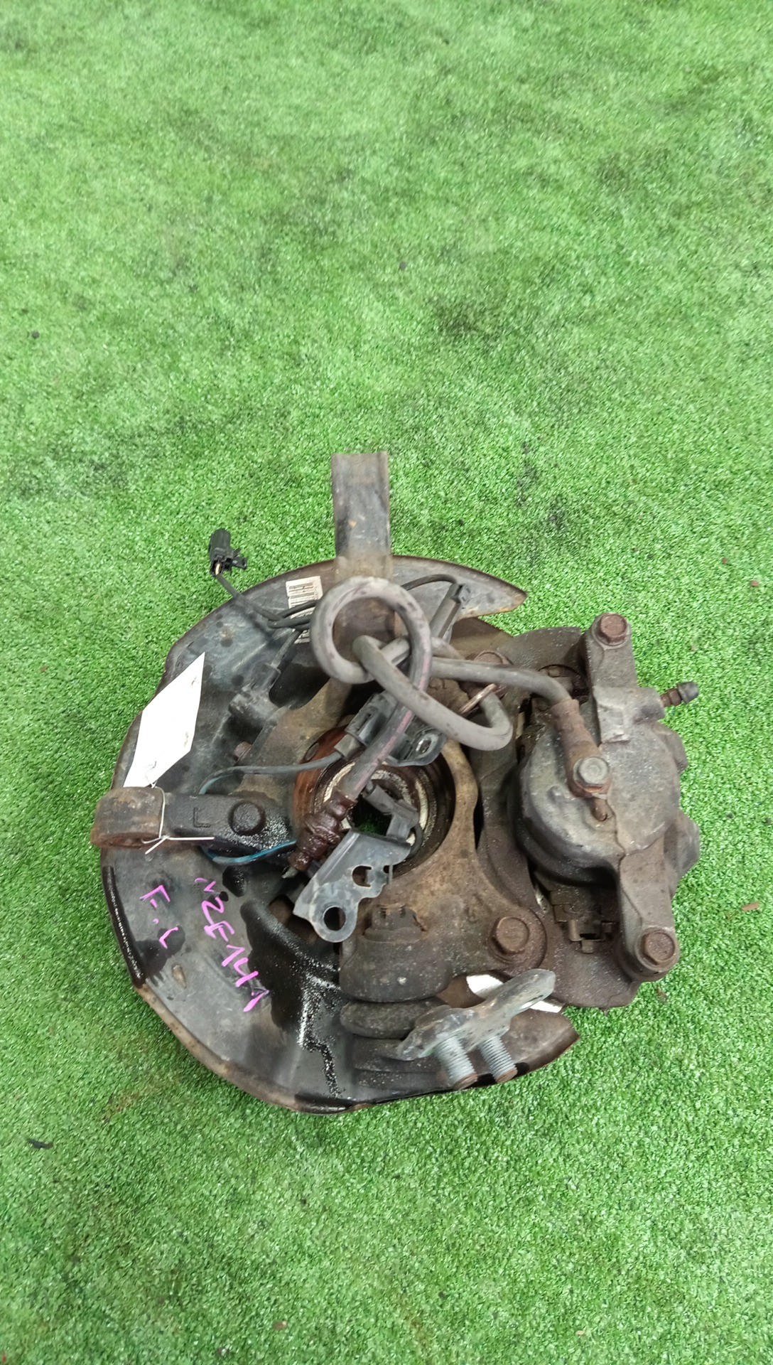 Ступица левая передняя TOYOTA AXIO, COROLLA FIELDER, COROLLA  AXIO, FIELDER NZE141, ZRE142, ZRE142G, NZE141G 1NZ-FE, 2ZR-FAE, 2ZR-FE 3 ракурс