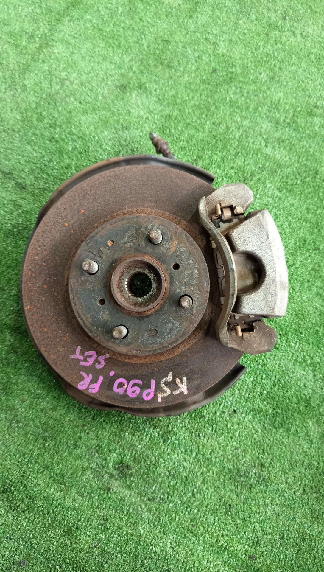 Ступица правая передняя TOYOTA VITZ KSP90 1KR-FE 1 ракурс Ступица правая передняя TOYOTA VITZ KSP90 1KR-FE 1 ракурс