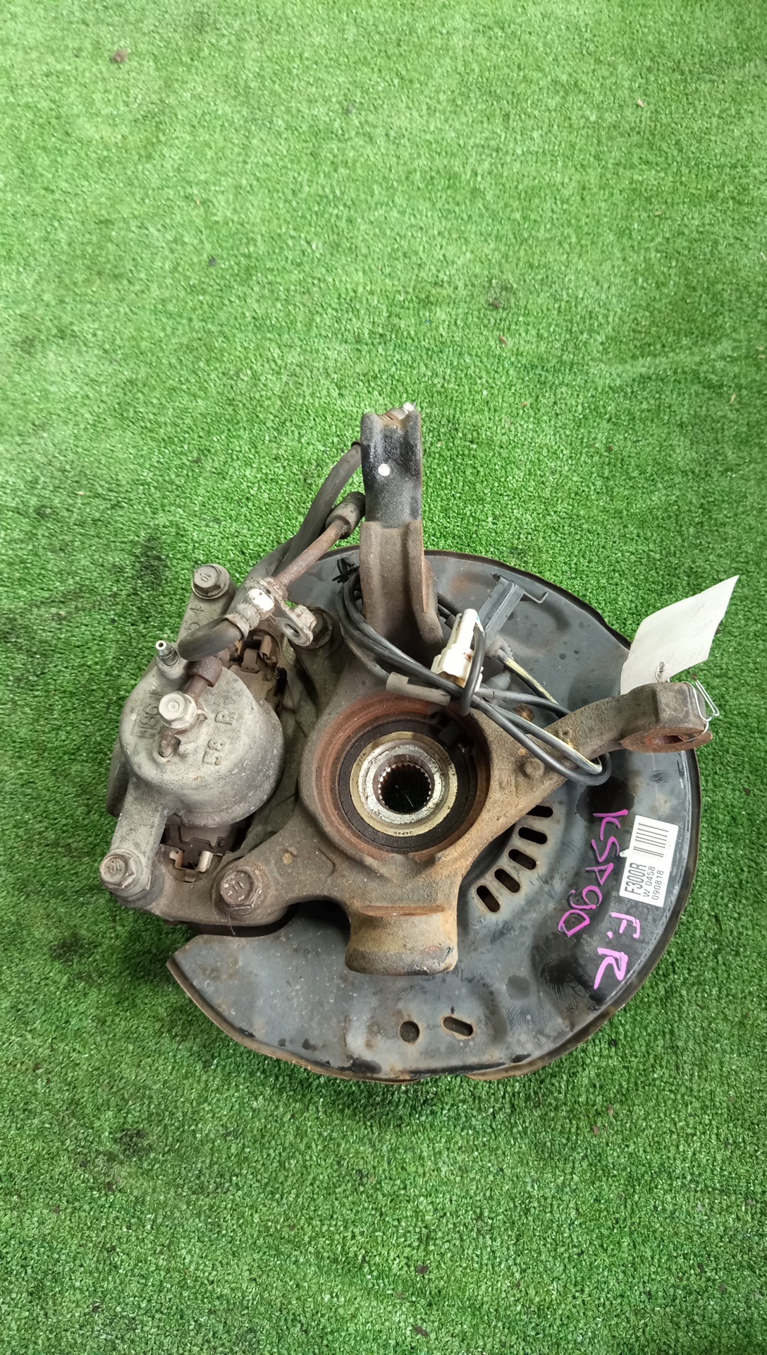 Ступица правая передняя TOYOTA VITZ KSP90 1KR-FE 3 ракурс