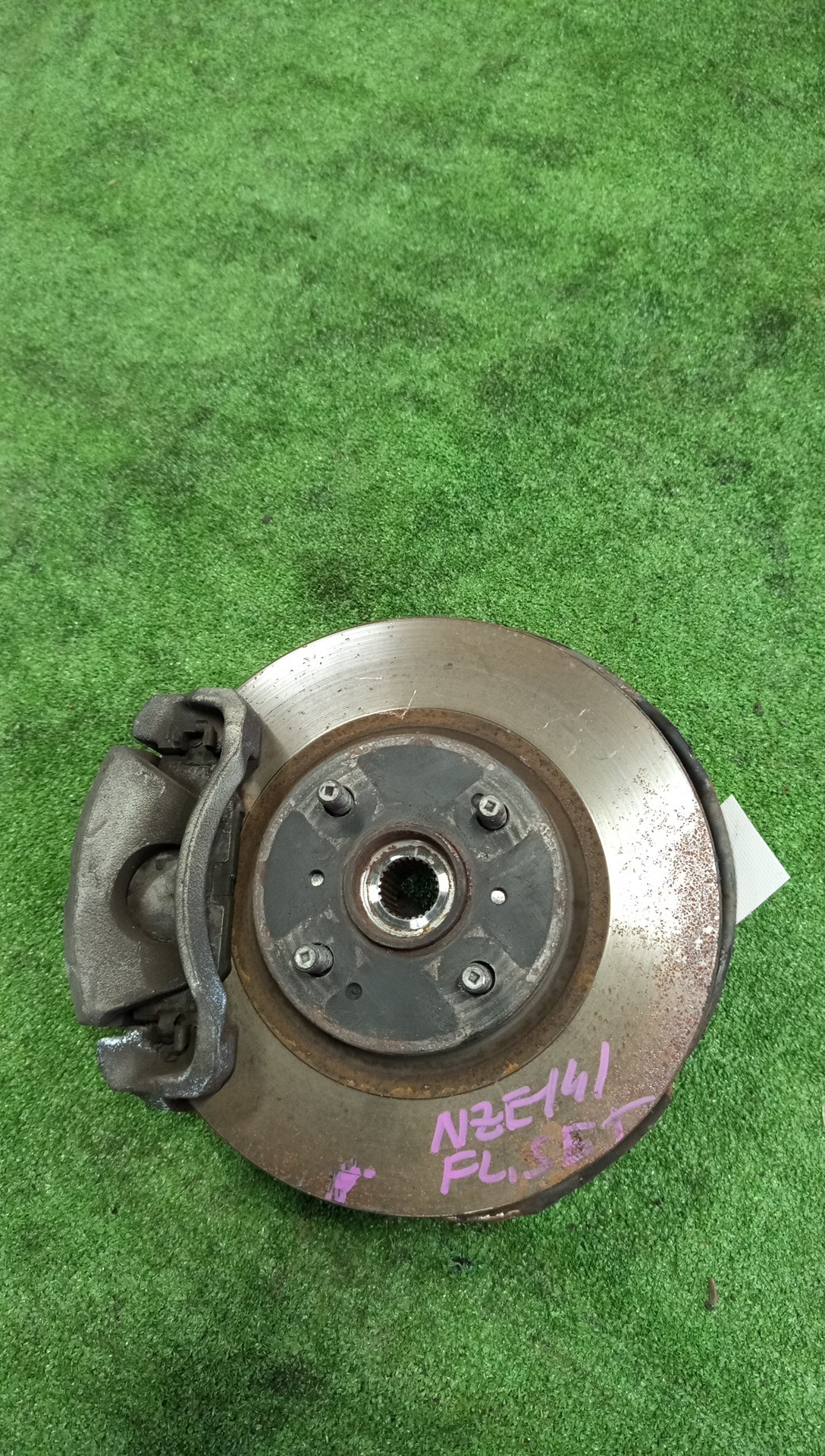 Ступица левая передняя TOYOTA AXIO, COROLLA FIELDER, COROLLA  AXIO, FIELDER NZE141, ZRE142, ZRE142G, NZE141G 1NZ-FE, 2ZR-FAE, 2ZR-FE 1 ракурс