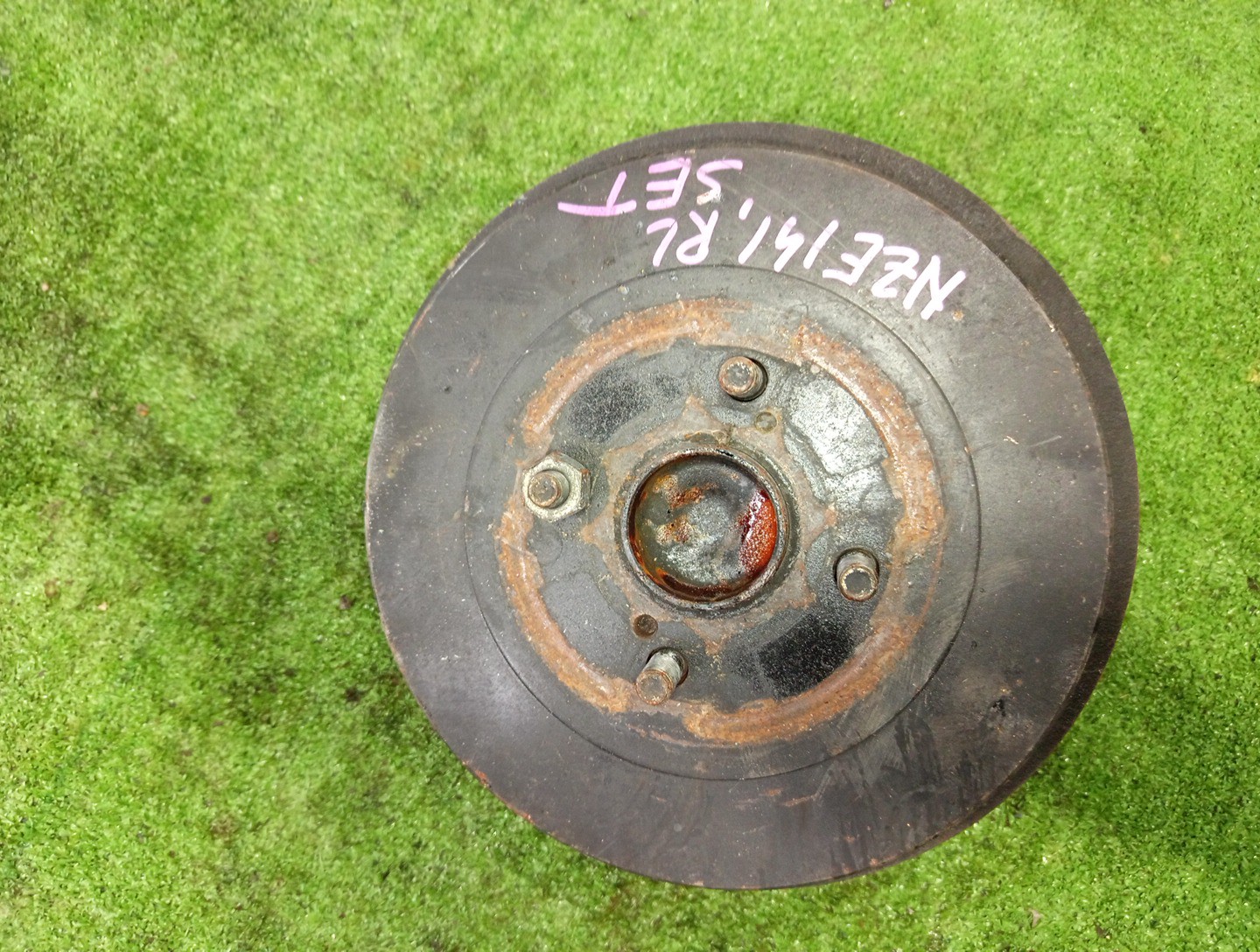 Ступица левая задняя TOYOTA AXIO, COROLLA FIELDER, COROLLA  AXIO, FIELDER NZE141, ZRE142, ZRE142G, NZE141G 1NZ-FE, 2ZR-FAE, 2ZR-FE 1 ракурс