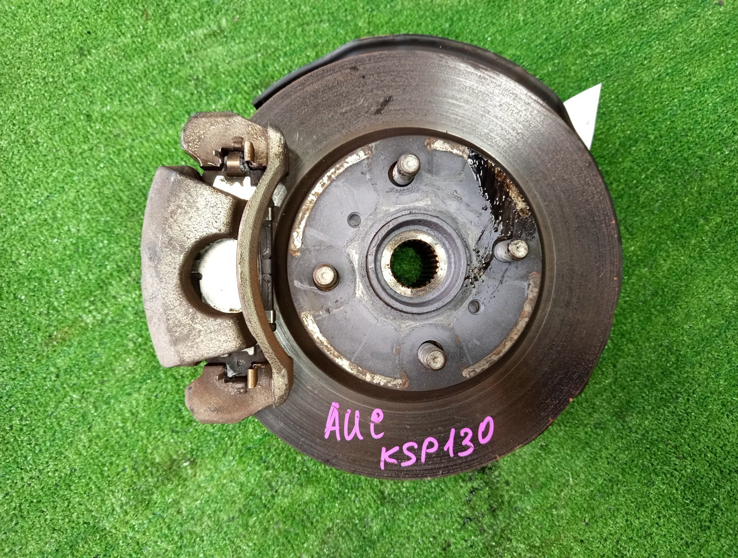Ступица левая передняя TOYOTA VITZ , KSP130, NSP130, NHP130, NCP131 1NR-FE, 1KR-FE, 1NZ-FXE, 1NZ-FE 1 ракурс Ступица левая передняя TOYOTA VITZ , KSP130, NSP130, NHP130, NCP131 1NR-FE, 1KR-FE, 1NZ-FXE, 1NZ-FE 1 ракурс
