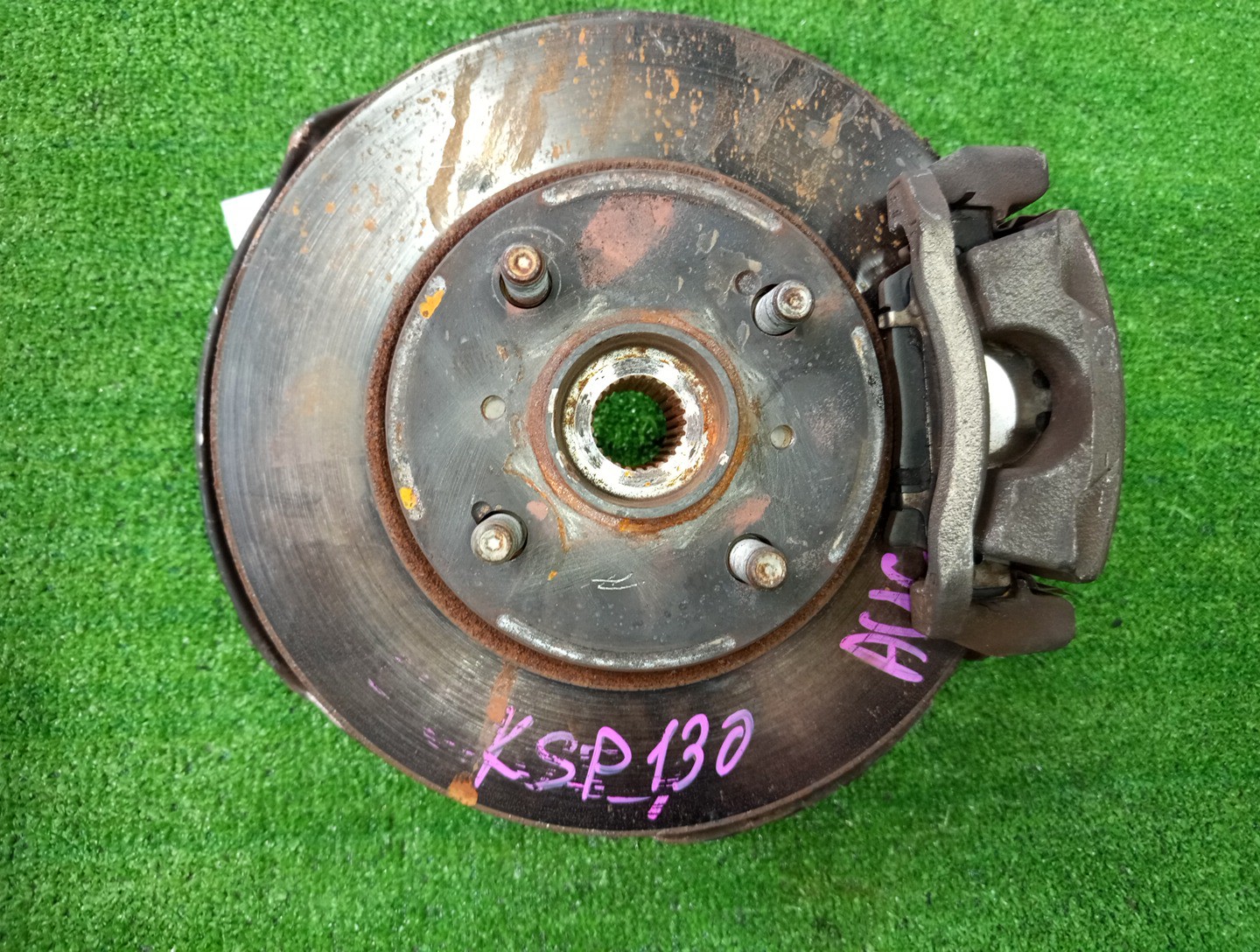 Ступица правая передняя TOYOTA VITZ , KSP130, NSP130, NHP130, NCP131 1NR-FE, 1KR-FE, 1NZ-FXE, 1NZ-FE 1 ракурс Ступица правая передняя TOYOTA VITZ , KSP130, NSP130, NHP130, NCP131 1NR-FE, 1KR-FE, 1NZ-FXE, 1NZ-FE 1 ракурс