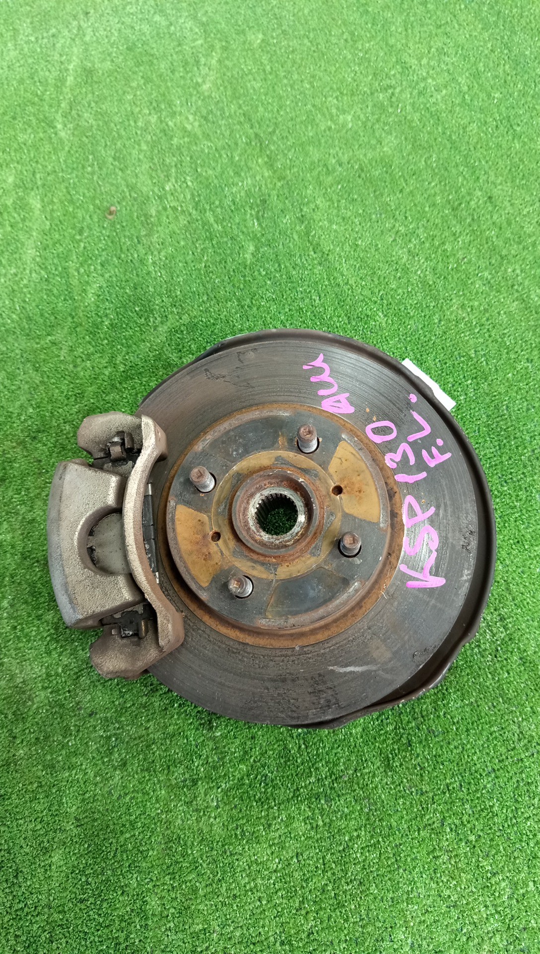 Ступица левая передняя TOYOTA VITZ , KSP130, NSP130, NHP130, NCP131 1NR-FE, 1KR-FE, 1NZ-FXE, 1NZ-FE 1 ракурс Ступица левая передняя TOYOTA VITZ , KSP130, NSP130, NHP130, NCP131 1NR-FE, 1KR-FE, 1NZ-FXE, 1NZ-FE 1 ракурс