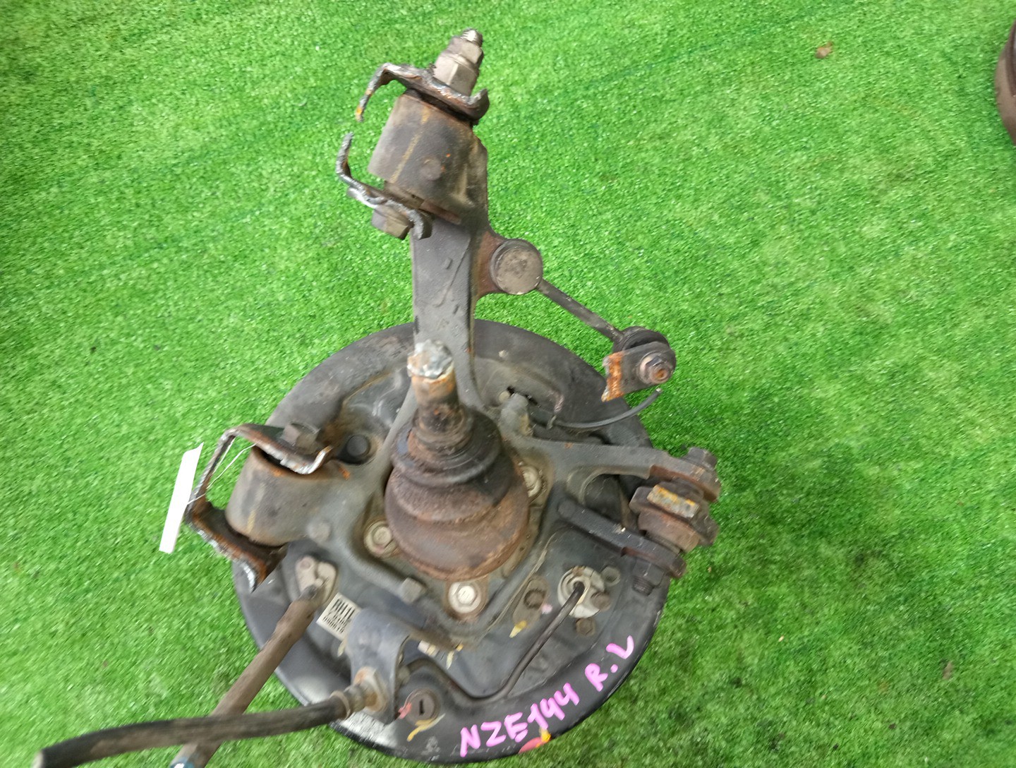 Ступица левая задняя TOYOTA AXIO, COROLLA FIELDER, COROLLA  AXIO, FIELDER NZE144, ZRE144, ZRE144G, NZE144G 1NZ-FE, 2ZR-FAE, 2ZR-FE 2 ракурс