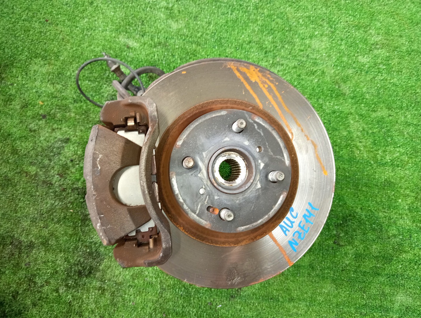 Ступица левая передняя TOYOTA AXIO, COROLLA FIELDER, COROLLA  AXIO, FIELDER NZE141, ZRE142, ZRE142G, NZE141G 1NZ-FE, 2ZR-FAE, 2ZR-FE 1 ракурс