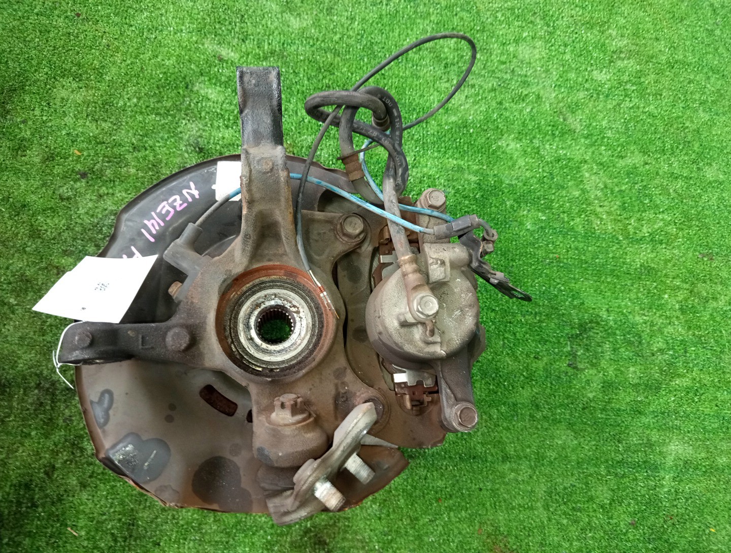 Ступица левая передняя TOYOTA AXIO, COROLLA FIELDER, COROLLA  AXIO, FIELDER NZE141, ZRE142, ZRE142G, NZE141G 1NZ-FE, 2ZR-FAE, 2ZR-FE 2 ракурс