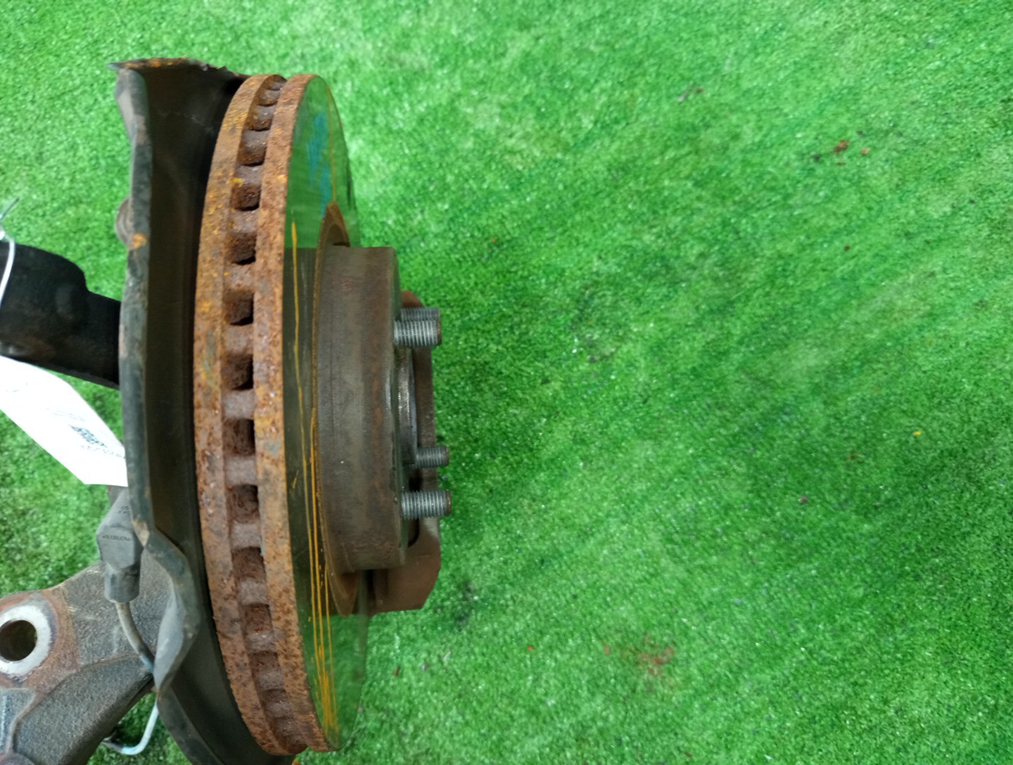 Ступица левая передняя TOYOTA AXIO, COROLLA FIELDER, COROLLA  AXIO, FIELDER NZE141, ZRE142, ZRE142G, NZE141G 1NZ-FE, 2ZR-FAE, 2ZR-FE 3 ракурс