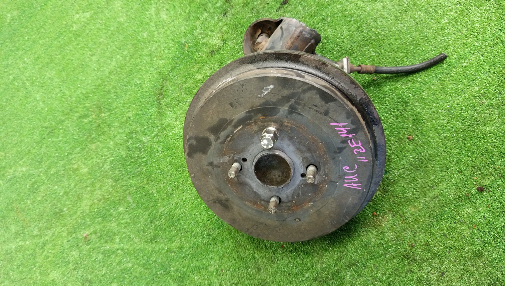 Ступица левая задняя TOYOTA AXIO, COROLLA FIELDER, COROLLA  AXIO, FIELDER NZE141, ZRE142, ZRE142G, NZE141G 1NZ-FE, 2ZR-FAE, 2ZR-FE 1 ракурс