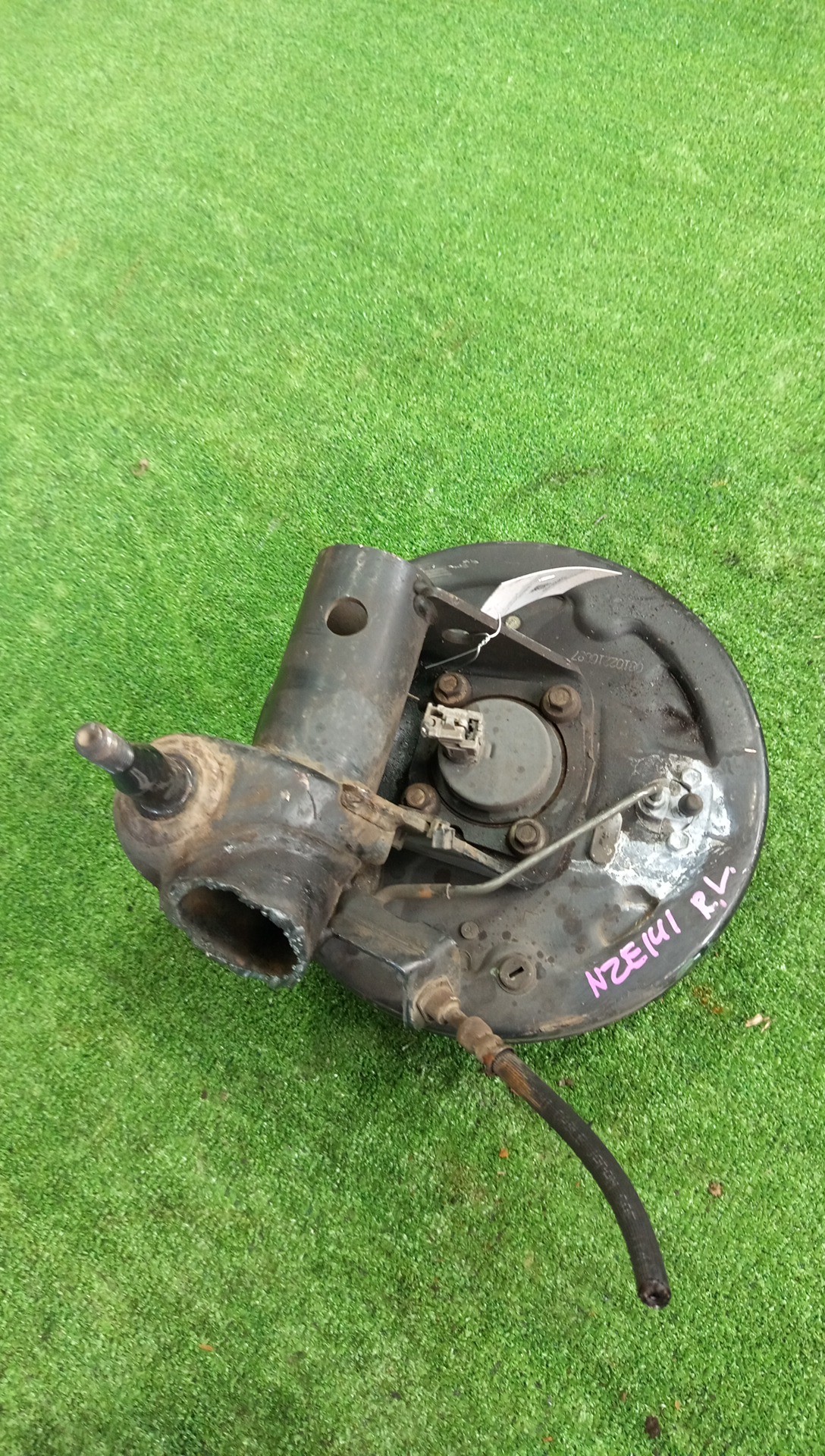 Ступица левая задняя TOYOTA AXIO, COROLLA FIELDER, COROLLA  AXIO, FIELDER NZE141, ZRE142, ZRE142G, NZE141G 1NZ-FE, 2ZR-FAE, 2ZR-FE 2 ракурс