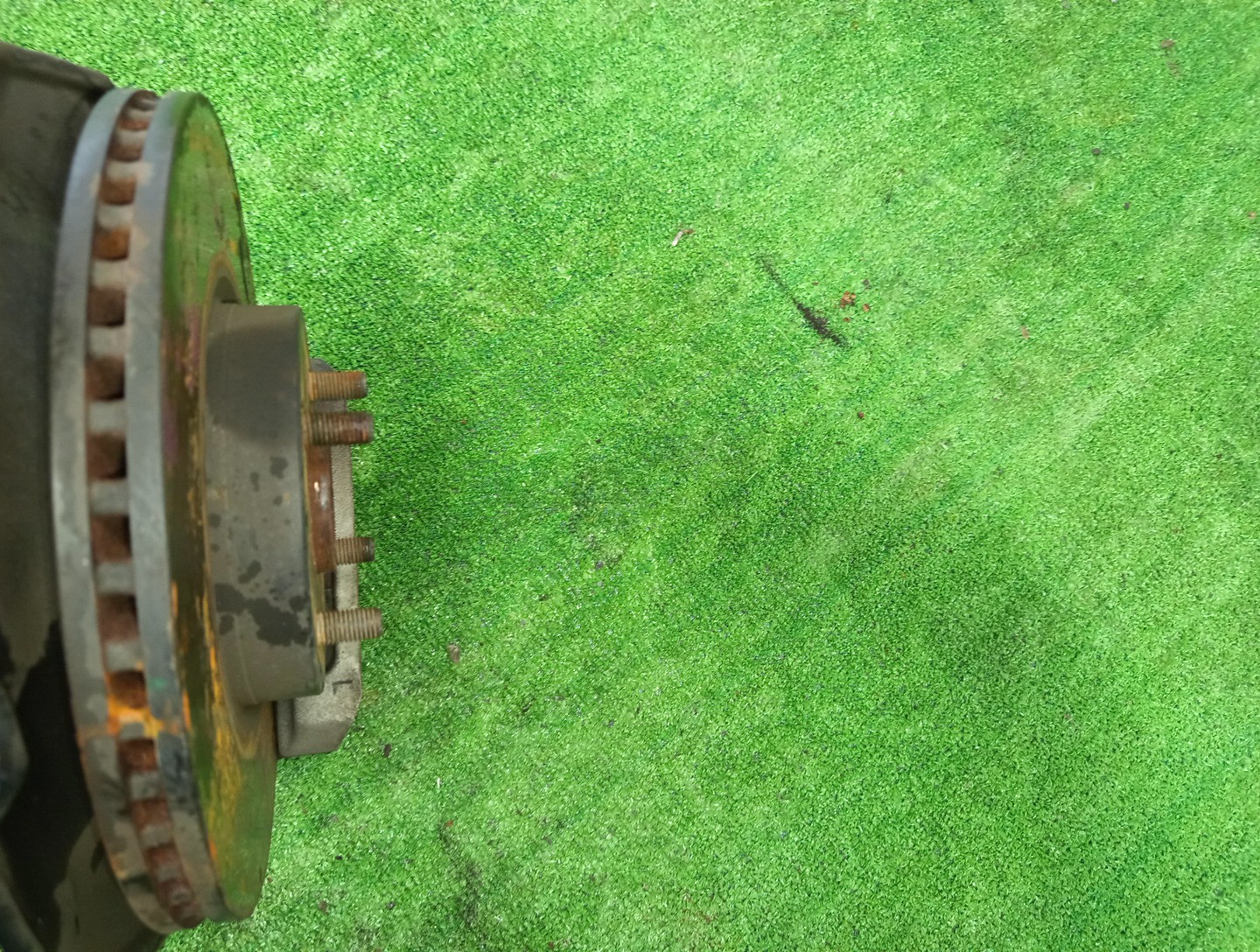 Ступица левая передняя TOYOTA AXIO, COROLLA FIELDER, COROLLA  AXIO, FIELDER NZE141, ZRE142, ZRE142G, NZE141G 1NZ-FE, 2ZR-FAE, 2ZR-FE 3 ракурс