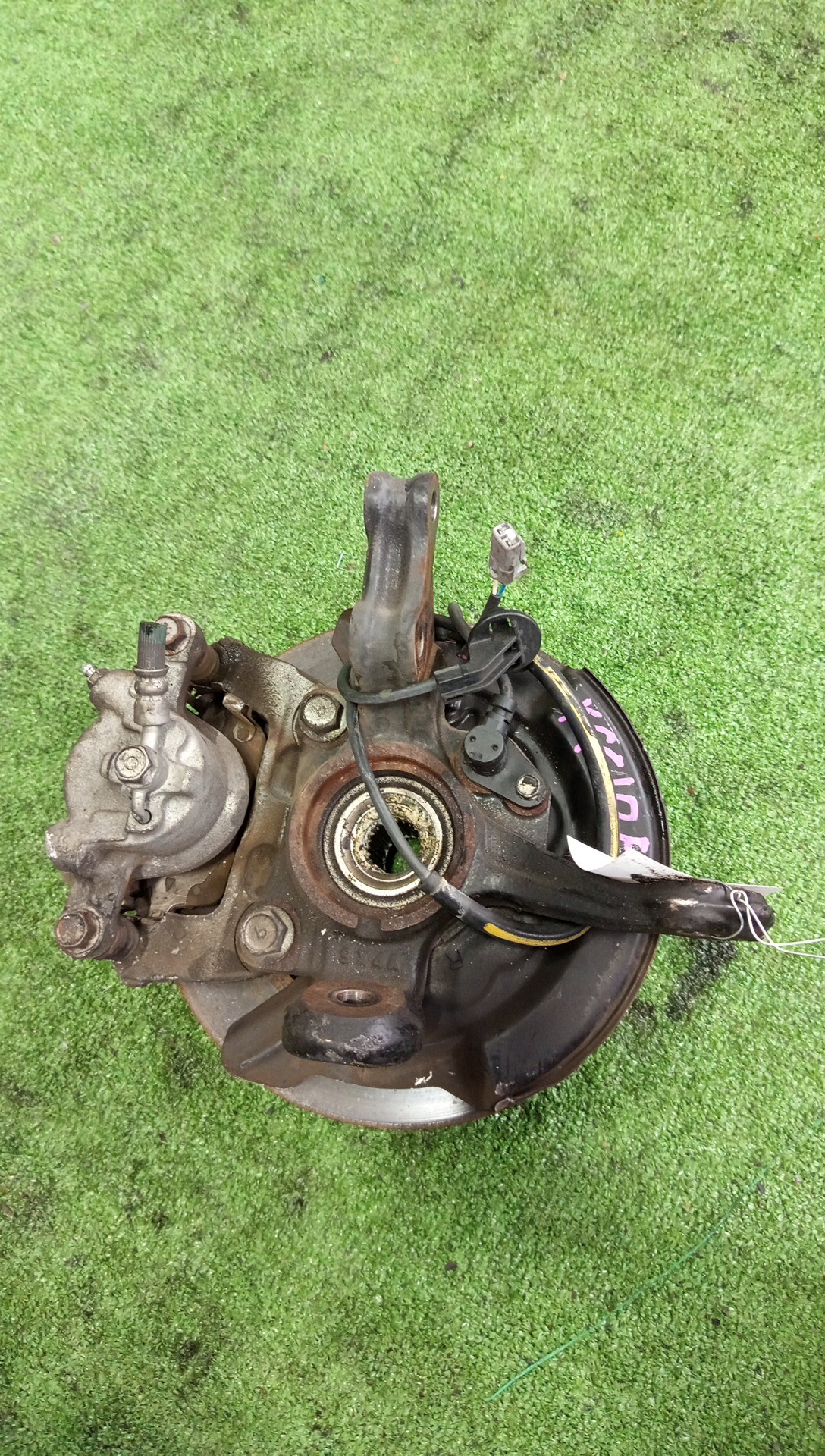 Ступица правая передняя TOYOTA PASSO, BOON KGC15, KGC10, QNC10, M301S, M310S, M300S 1KR-FE, K3-VE 3 ракурс