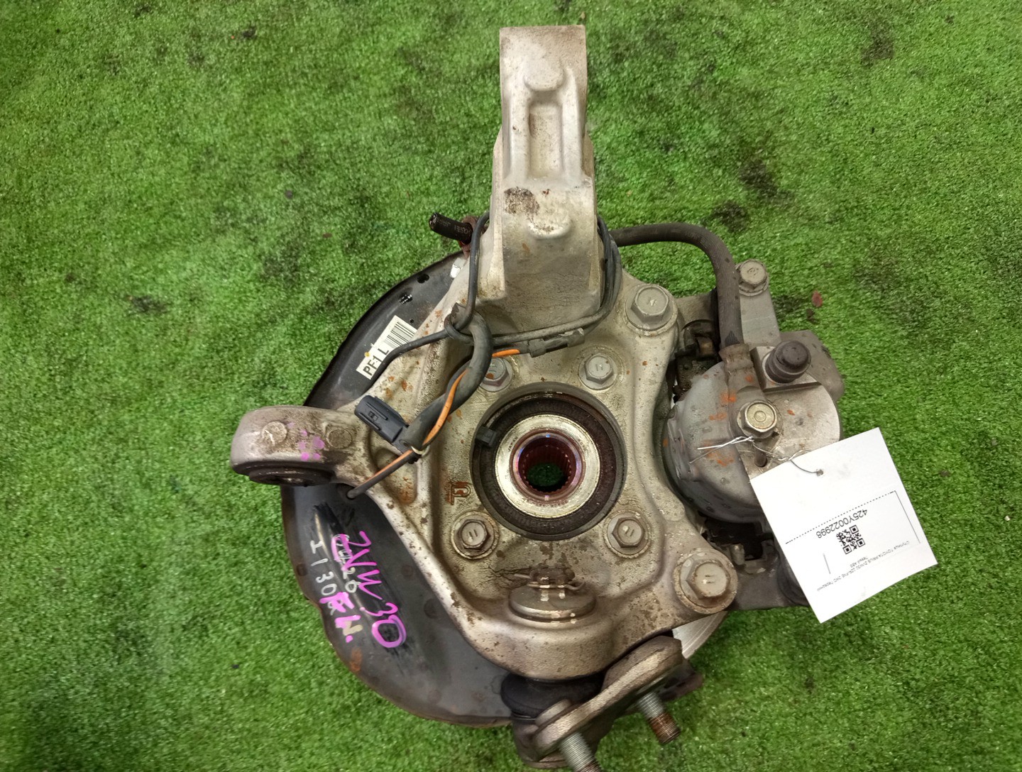 Ступица левая передняя TOYOTA CT200H, PRIUS ZWA10, ZVW35, ZVW30 2ZR-FXE 2 ракурс