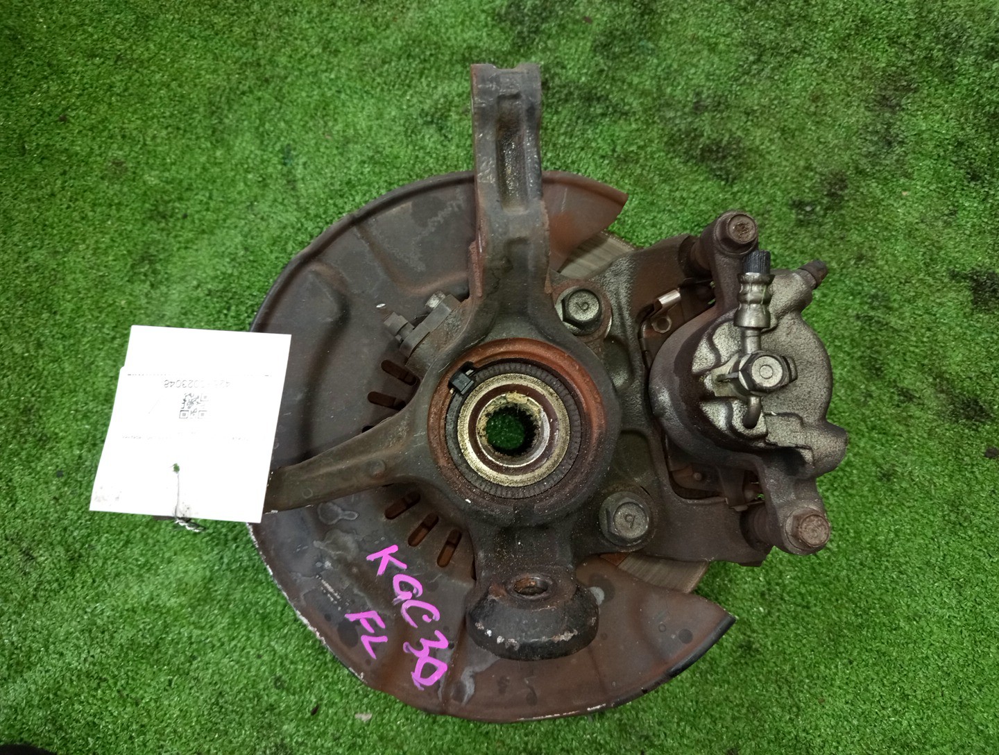 Ступица левая передняя TOYOTA PASSO KGC30 1KR-FE 2 ракурс