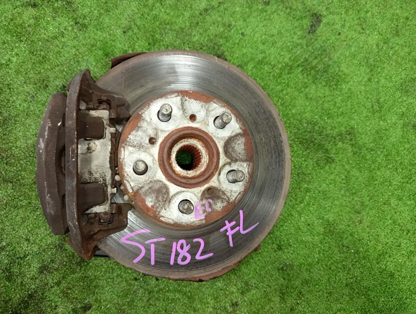 Ступица левая передняя TOYOTA CELICA, CORONA EXIV, CARINA ED ST182, ST183, ST180, ST181 3S-FE, 3S-GE, 4S-FE, 4S-FI 1 ракурс