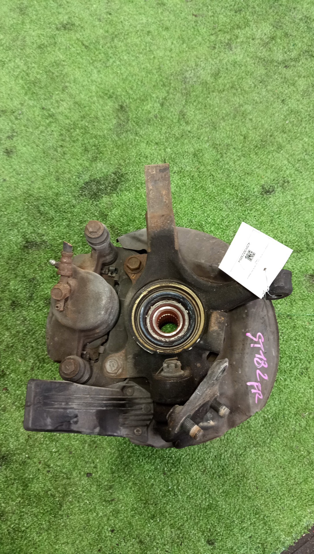 Ступица правая передняя TOYOTA CELICA, CORONA EXIV, CARINA ED ST182, ST183, ST180, ST181 3S-FE, 3S-GE, 4S-FE, 4S-FI 3 ракурс