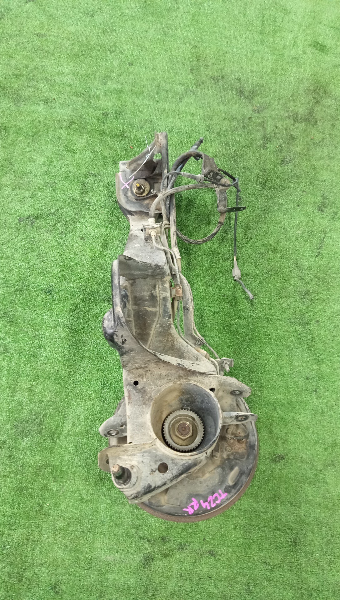 Ступица правая задняя NISSAN SERENA TC24 QR20DE 3 ракурс