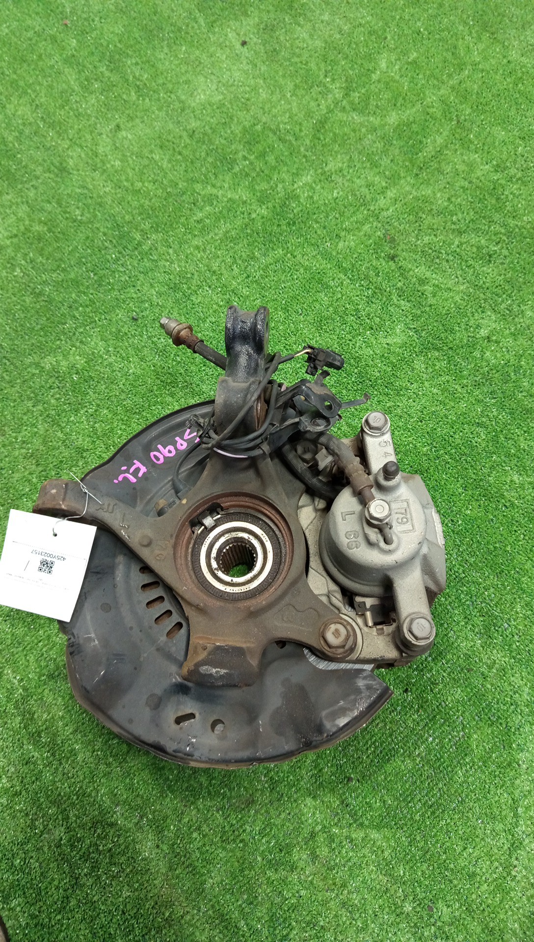 Ступица левая передняя TOYOTA VITZ KSP90 1KR-FE 3 ракурс