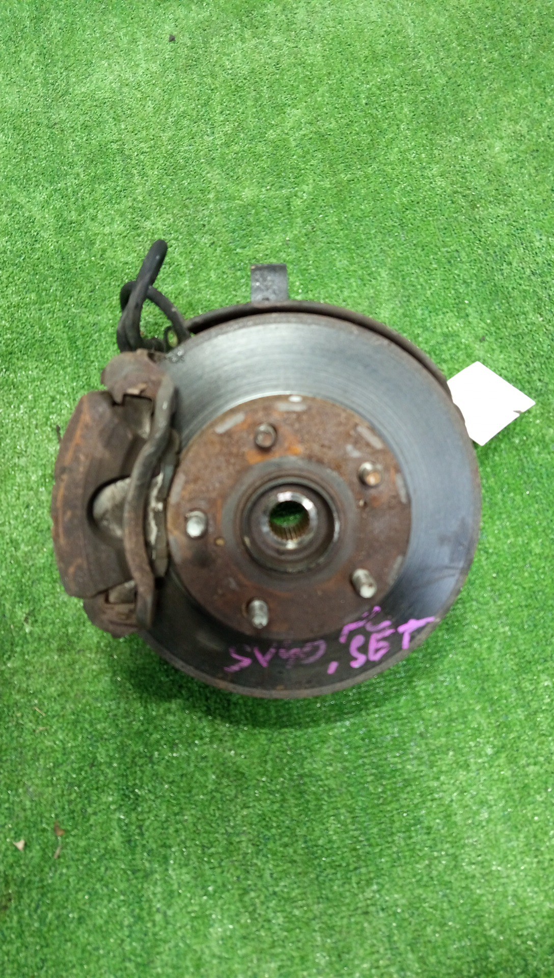 Ступица левая передняя TOYOTA CAMRY, VISTA SV40, SV41, CV43, CV40, SV43 4S-FE, 3S-FE, 3C-T 1 ракурс Ступица левая передняя TOYOTA CAMRY, VISTA SV40, SV41, CV43, CV40, SV43 4S-FE, 3S-FE, 3C-T 1 ракурс
