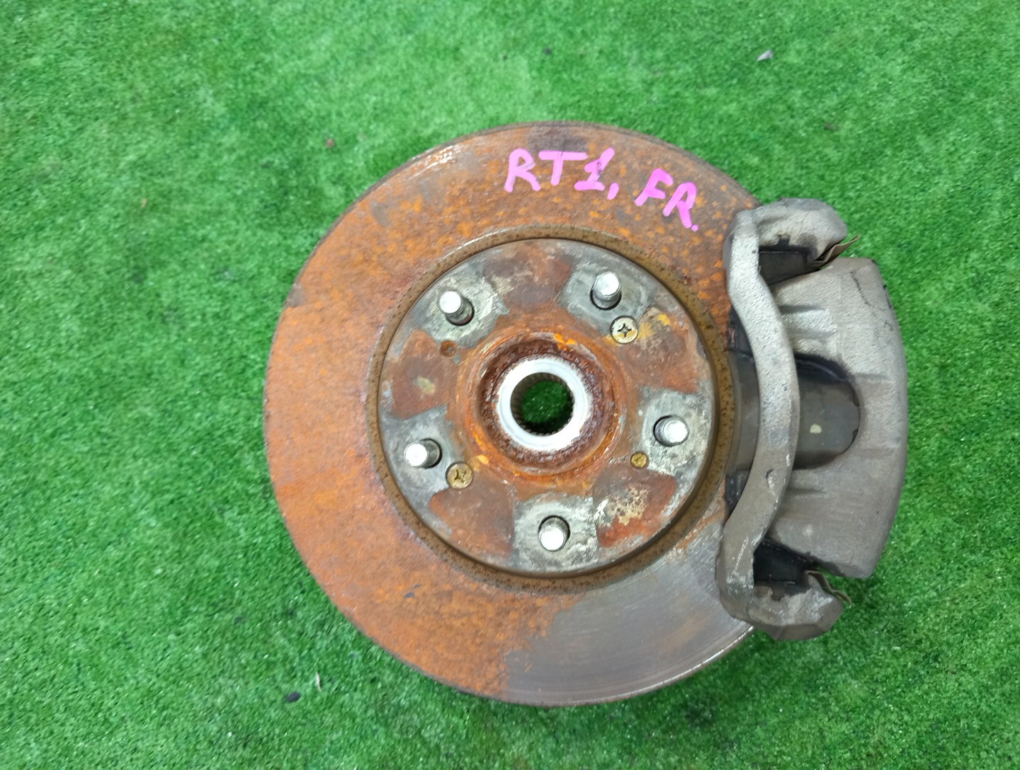 Ступица правая передняя HONDA CROSSROAD RT1 R18A 1 ракурс