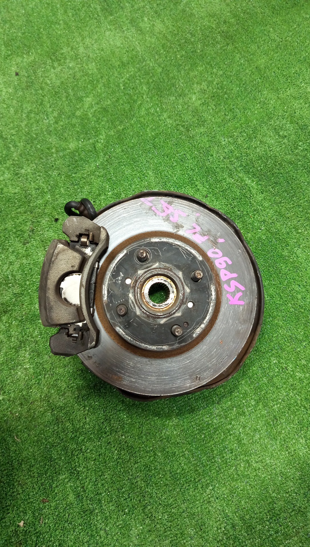 Ступица левая передняя TOYOTA VITZ KSP90 1KR-FE 1 ракурс Ступица левая передняя TOYOTA VITZ KSP90 1KR-FE 1 ракурс
