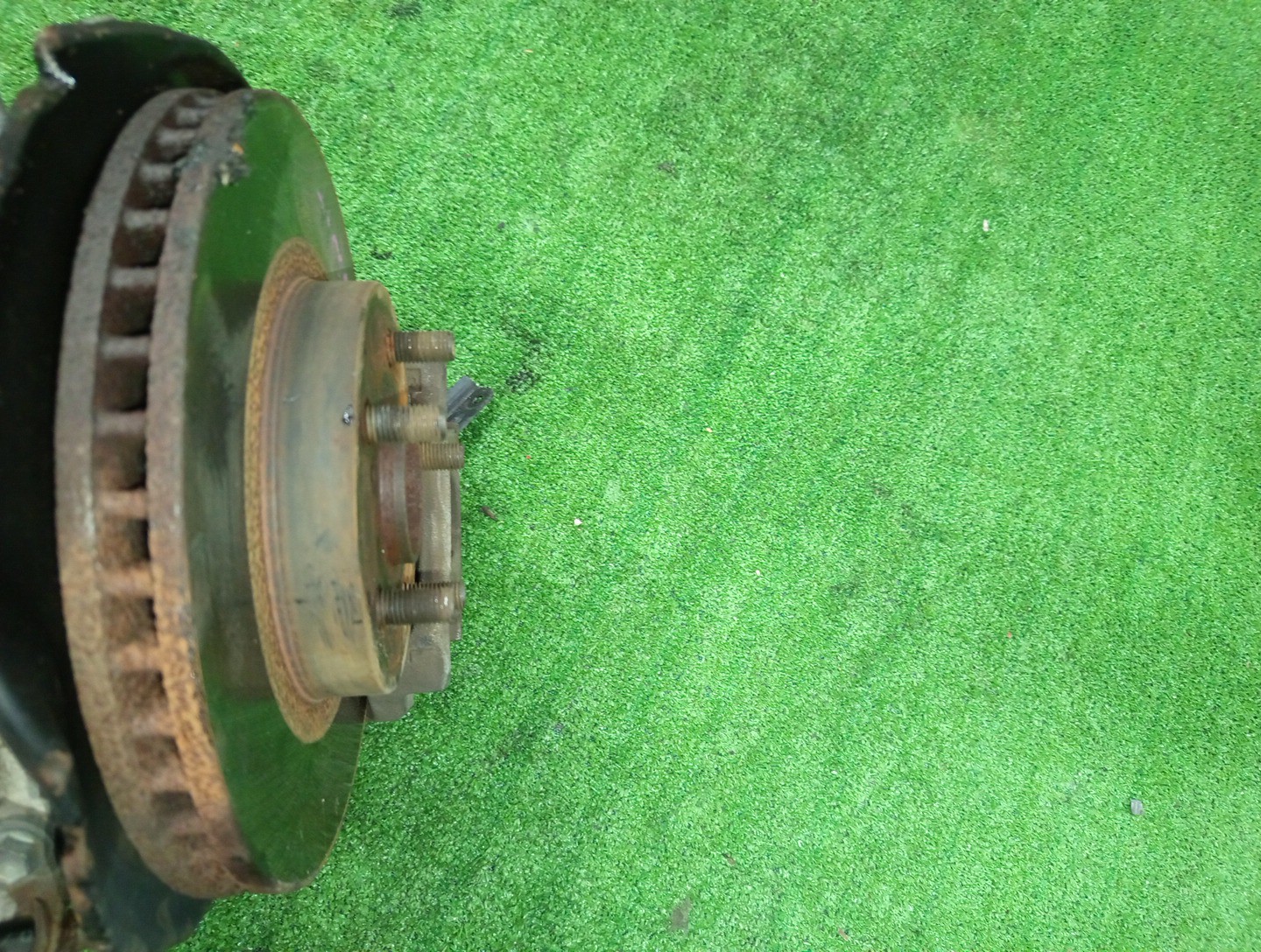 Ступица левая передняя TOYOTA CT200H, PRIUS ZWA10, ZVW35, ZVW30 2ZR-FXE 3 ракурс