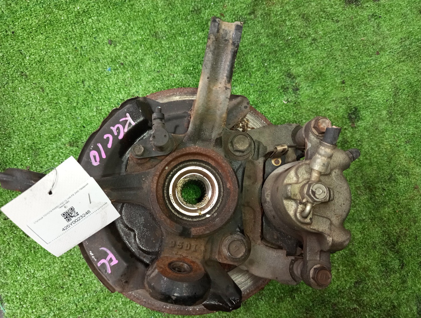 Ступица левая передняя TOYOTA PASSO, BOON KGC15, KGC10, QNC10, M301S, M310S, M300S 1KR-FE, K3-VE 2 ракурс