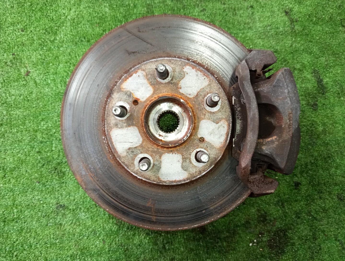 Ступица правая передняя TOYOTA NOAH, VOXY, IPSUM AZR60G, ACM21W 1AZ-FSE, 2AZ-FE 1 ракурс