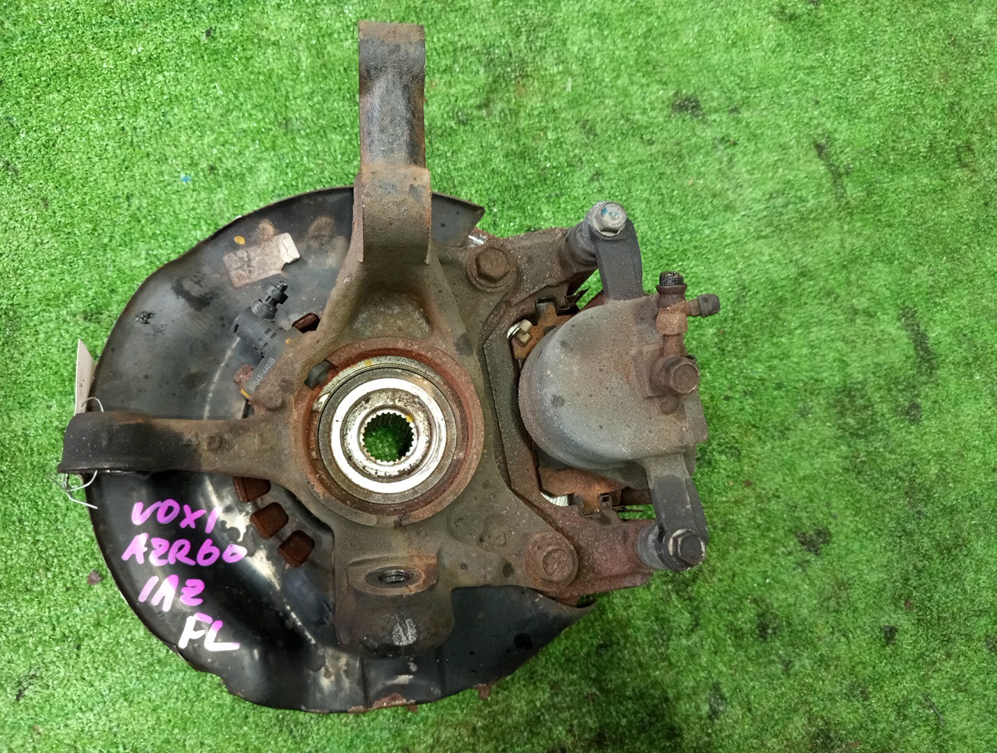 Ступица левая передняя TOYOTA NOAH, VOXY, IPSUM AZR60G, ACM21W 1AZ-FSE, 2AZ-FE 2 ракурс