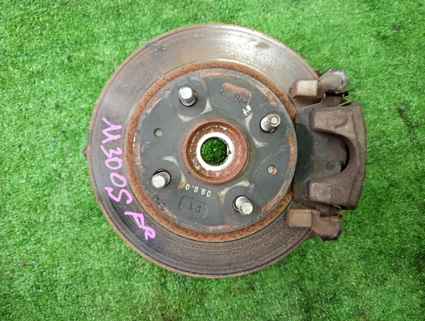 Ступица правая передняя DAIHATSU PASSO, BOON KGC15, KGC10, QNC10, M301S, M310S, M300S 1KR-FE, K3-VE 1 ракурс