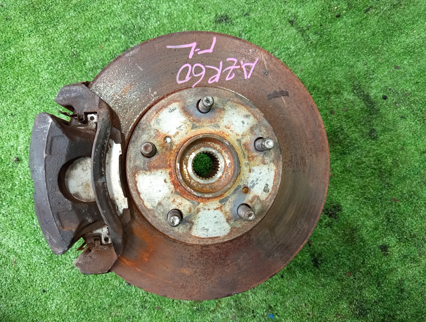 Ступица левая передняя TOYOTA NOAH, VOXY, IPSUM AZR60G, ACM21W 1AZ-FSE, 2AZ-FE 1 ракурс