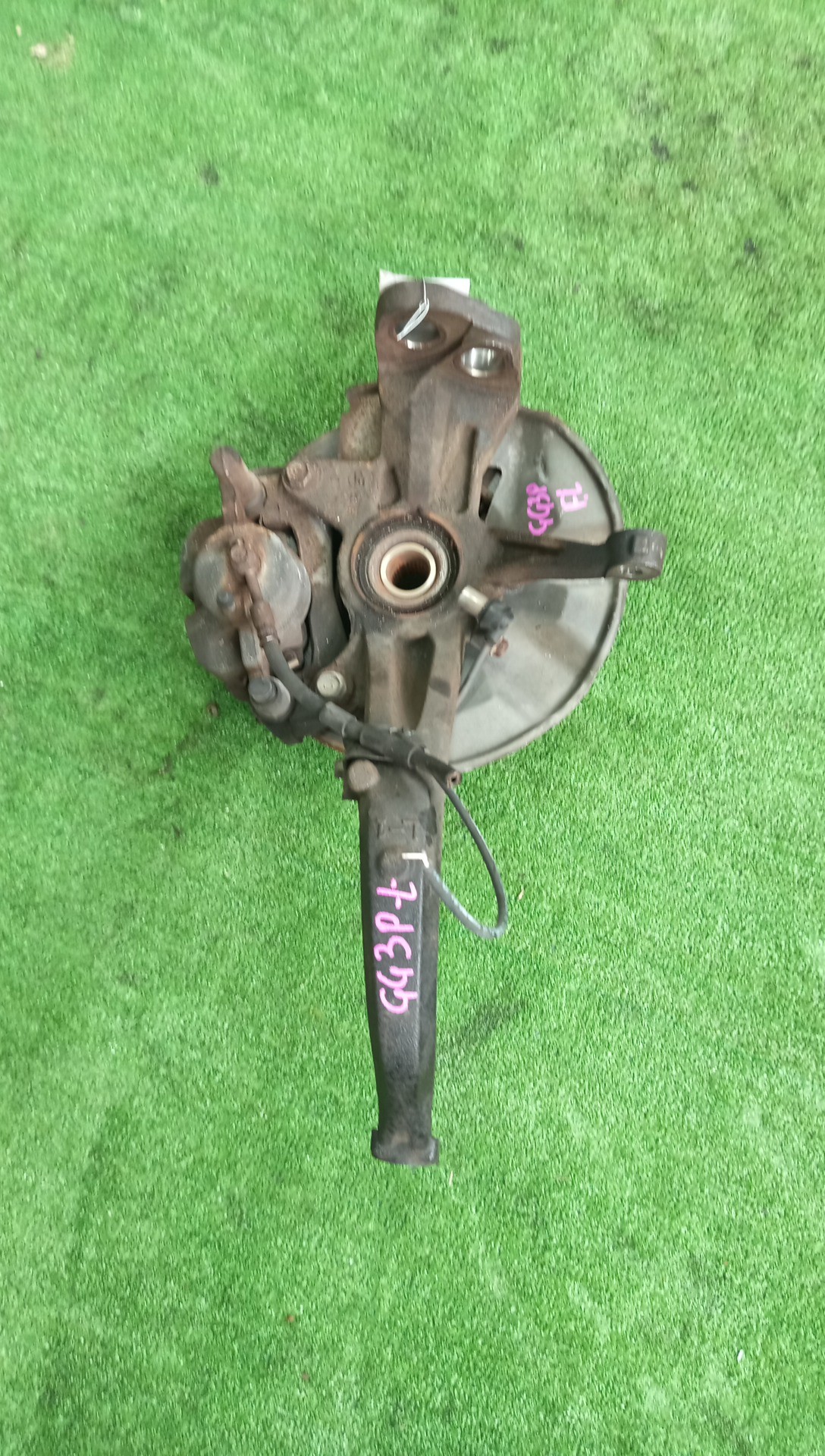 Ступица левая передняя MAZDA ATENZA GG3S, GY3W, GYEW, GGEP, GGES, GG3P L3-VE, LF-DE, LF-VE 3 ракурс